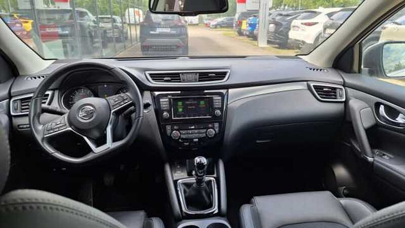 Nissan Qashqai 1.3 TEKNA LED, 360°, 19 Zoll, Teilleder