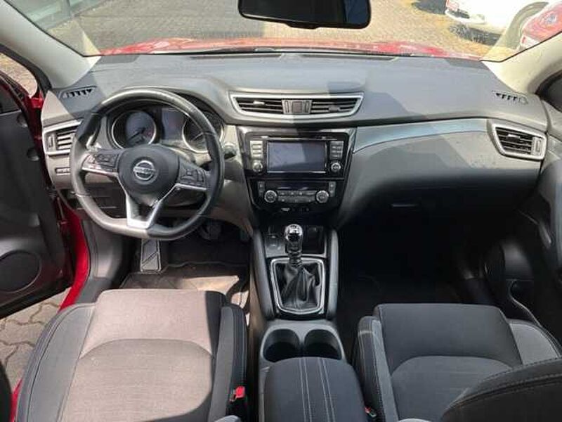 Nissan Qashqai 1.2 DIG-T N-Connecta Navi PGD LED AHK