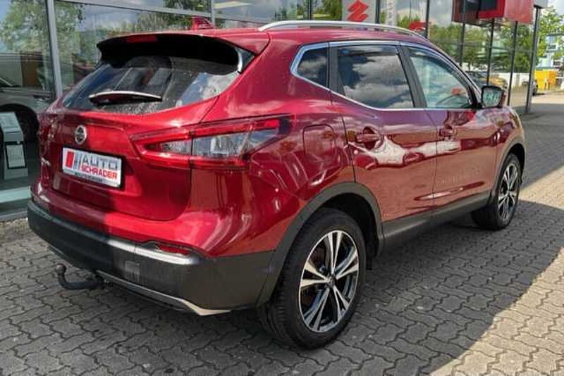 Nissan Qashqai 1.2 DIG-T N-Connecta Navi PGD LED AHK