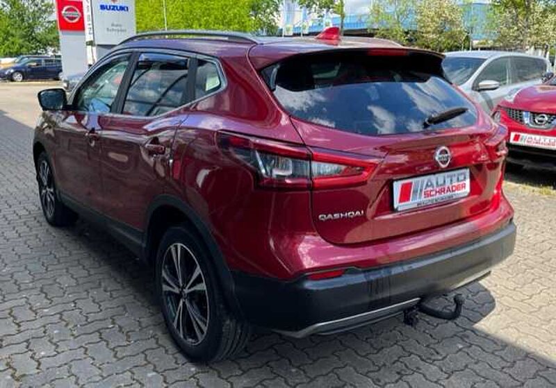 Nissan Qashqai 1.2 DIG-T N-Connecta Navi PGD LED AHK